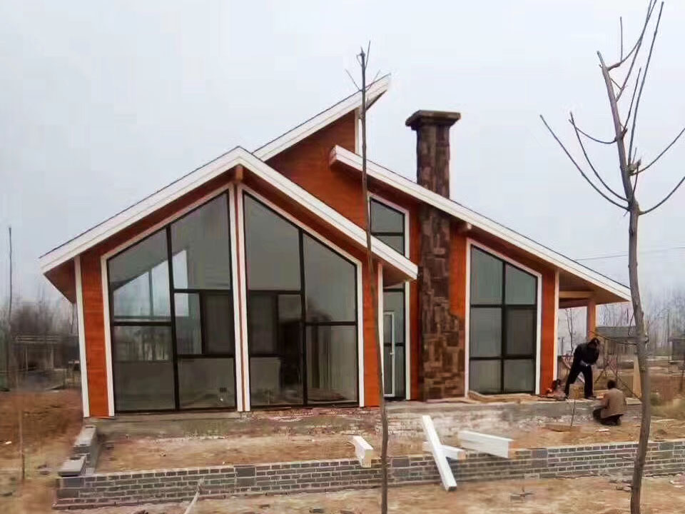Vibrant Red Small Wooden House Takes Shape in Shenzhen Scenic Area